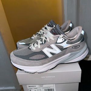New balance 990v6 Size 8Women, Brand New In Box with receipt, go for $200 online